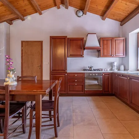 Gorgeous In With Kitchen Apartment